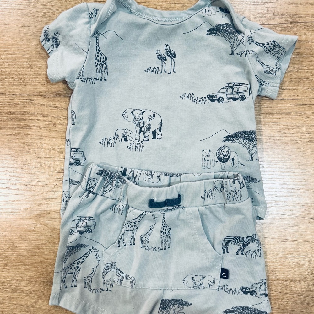 Safari Print Baby Outfit 6 months from Deux par deux